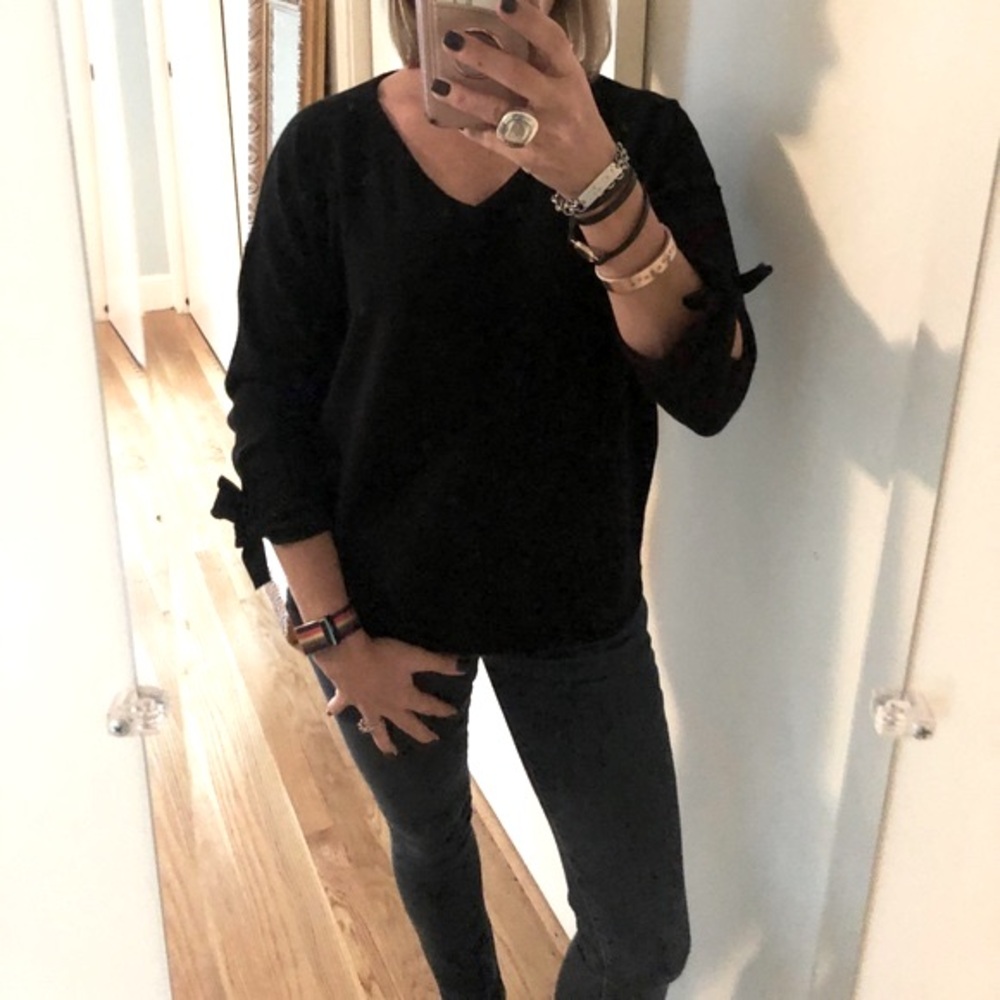 Hemisphere Black V-neck Cashmere Sweater